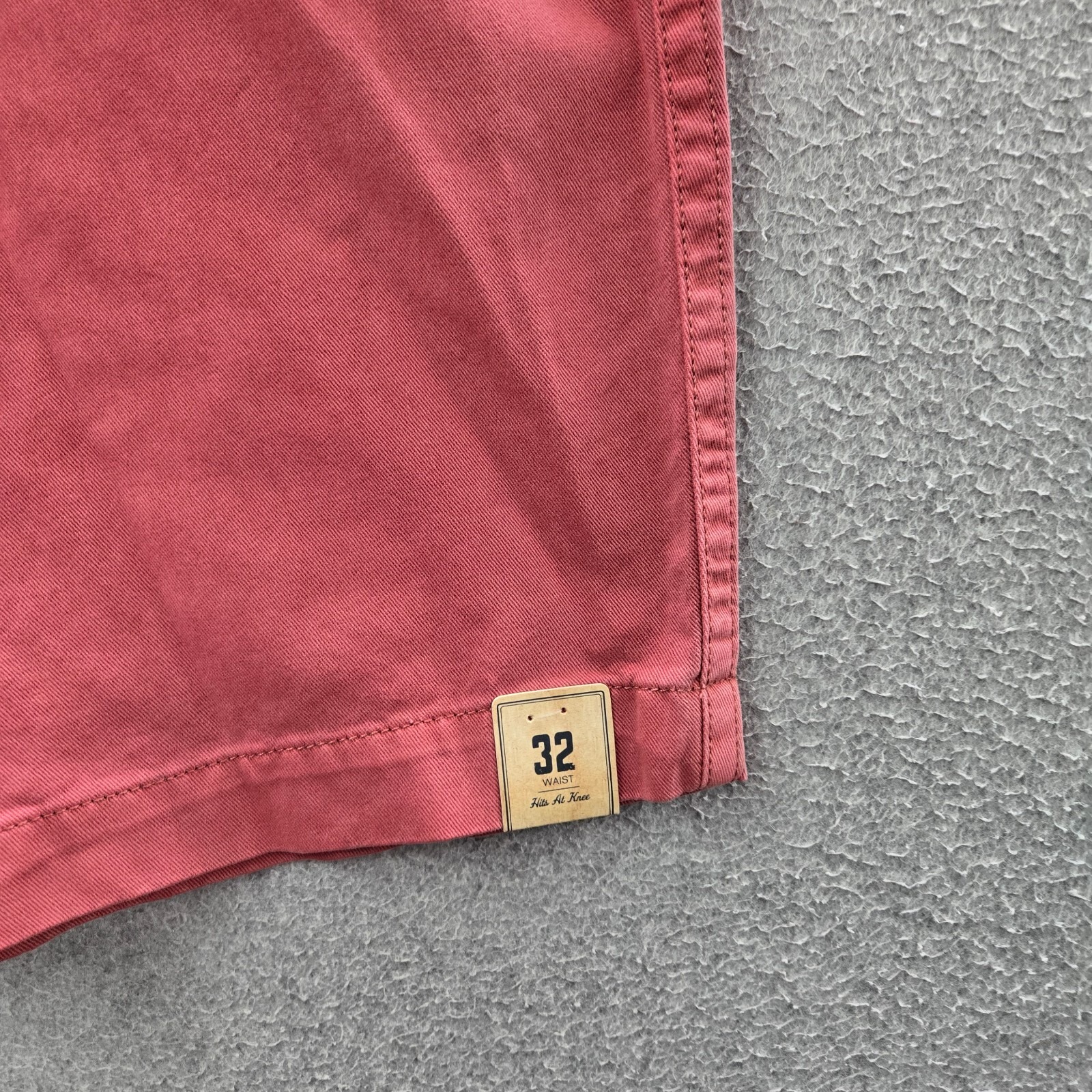 Urban Pipeline Men Shorts 32 Red Bermuda Flat Front Hits At Knee Nwt — image 4 of 8